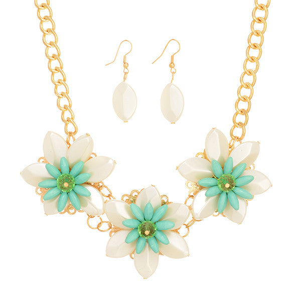 Ivory and Mint Flower Necklace